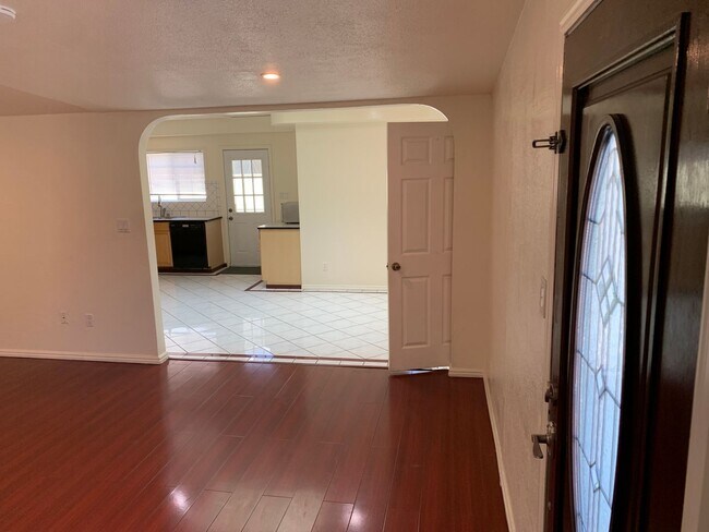 Building Photo - 6 Bedroom 4 Bathroom Sunnyvale