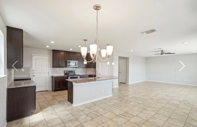 Building Photo - Discover modern comfort in this 5-bedroom,...