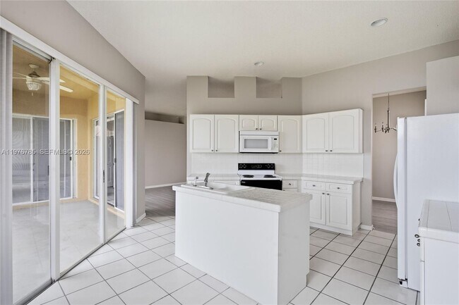 Foto del edificio - 575 SE 29th Dr