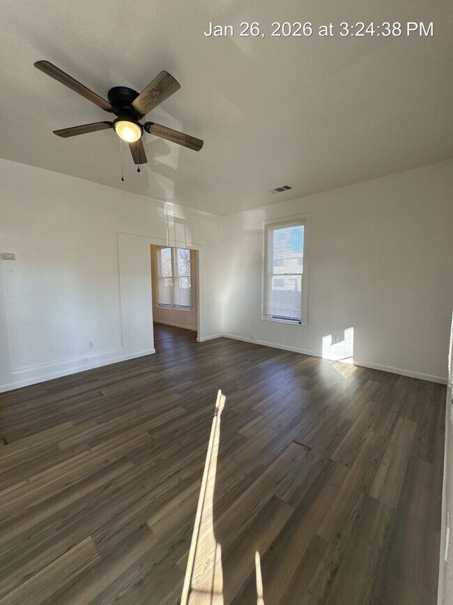 Foto del edificio - Charming home available now!