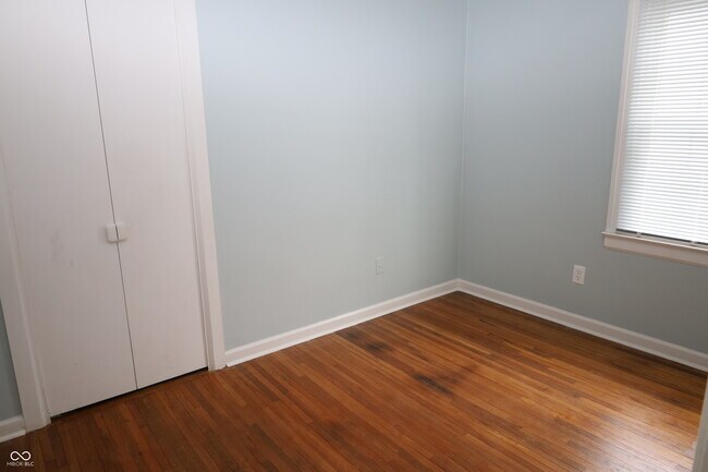 Foto del edificio - 1834 N Auburn St