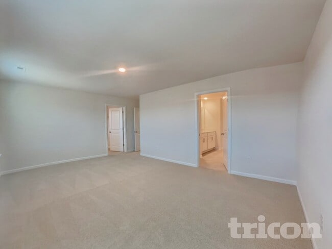 Building Photo - 160 Global Ave