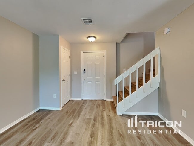 Building Photo - 1374 Bramblewood Dr