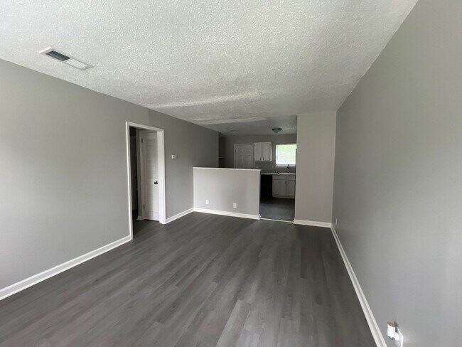 Building Photo - 2 bedroom, 1 bath Duplex in Gallatin