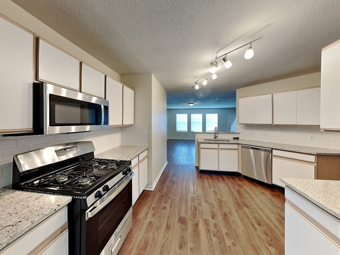 Foto del edificio - 1818 Day Lily Way