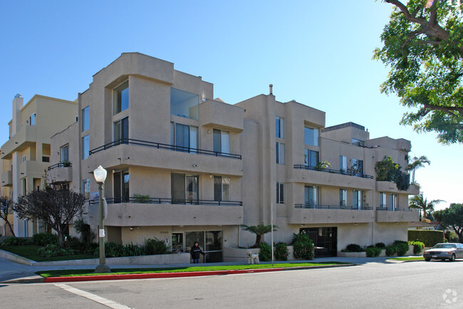 Building Photo - Keswick Avenue