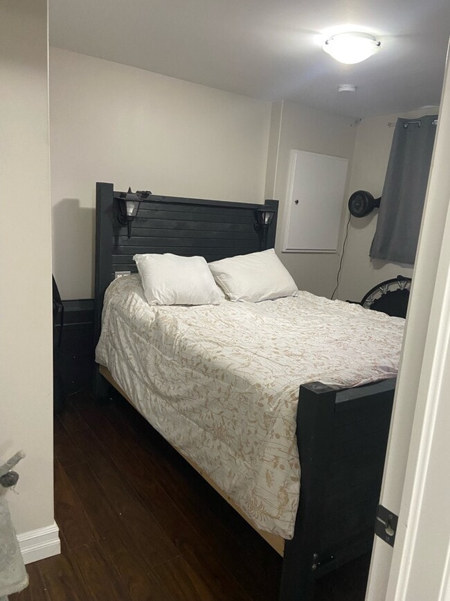 Building Photo - 25 Morgan Ave