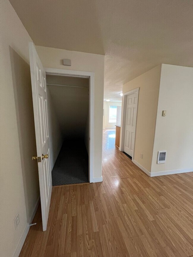 Building Photo - 663e23