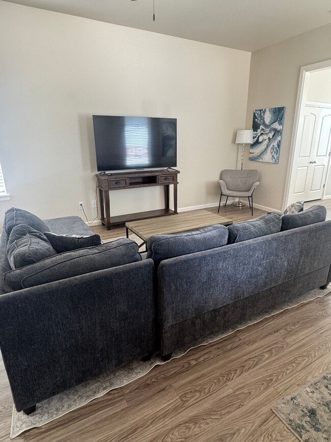 Building Photo - Stunning fully furnished 3 Bed 2.5 bath homes in The Enclave!