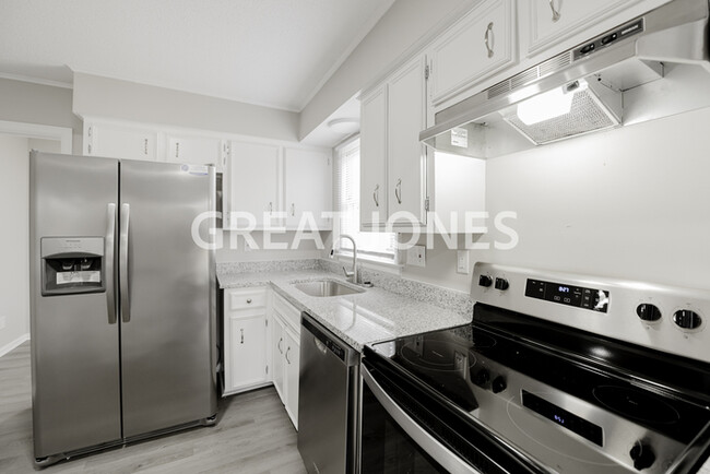 Building Photo - 2517 McGraw Ct