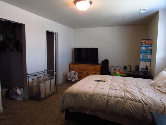 Foto del edificio - 3 Bedroom 2 bath in Vineyard!!