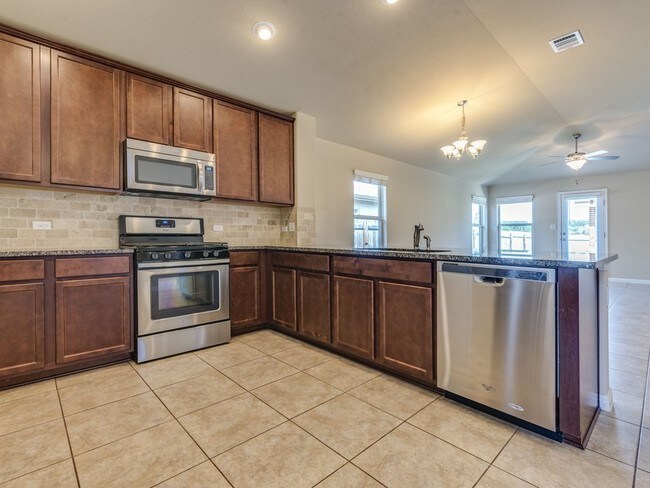 Building Photo - 426 Wincliff Dr