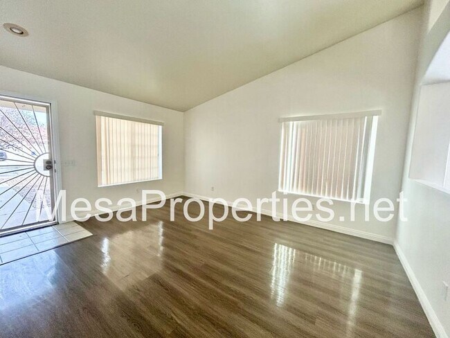 Foto del edificio - 12323 Honeybear Ln