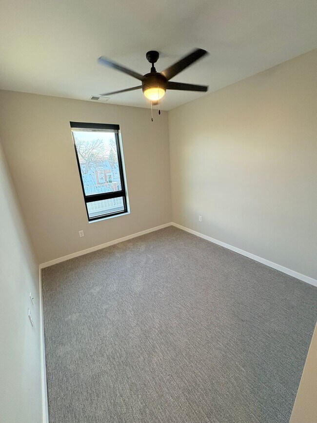 Building Photo - Leavenworth Lofts |Top-Floor 1-Bedroom Penthouse | 1 Month Free w/ 13-Month Lease