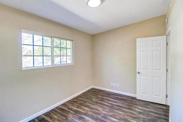 Foto del edificio - 3 bedroom in Reseda CA 91335