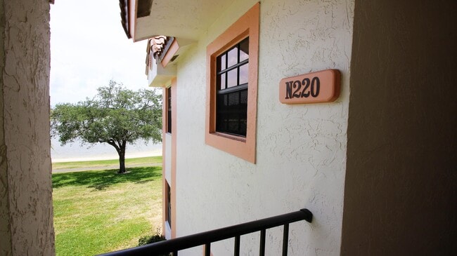 Building Photo - 321 Norwood Terrace