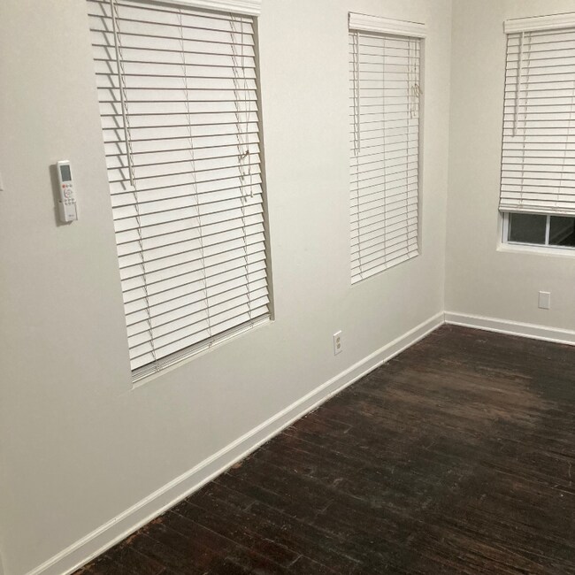 Foto del edificio - 414 N Elm St