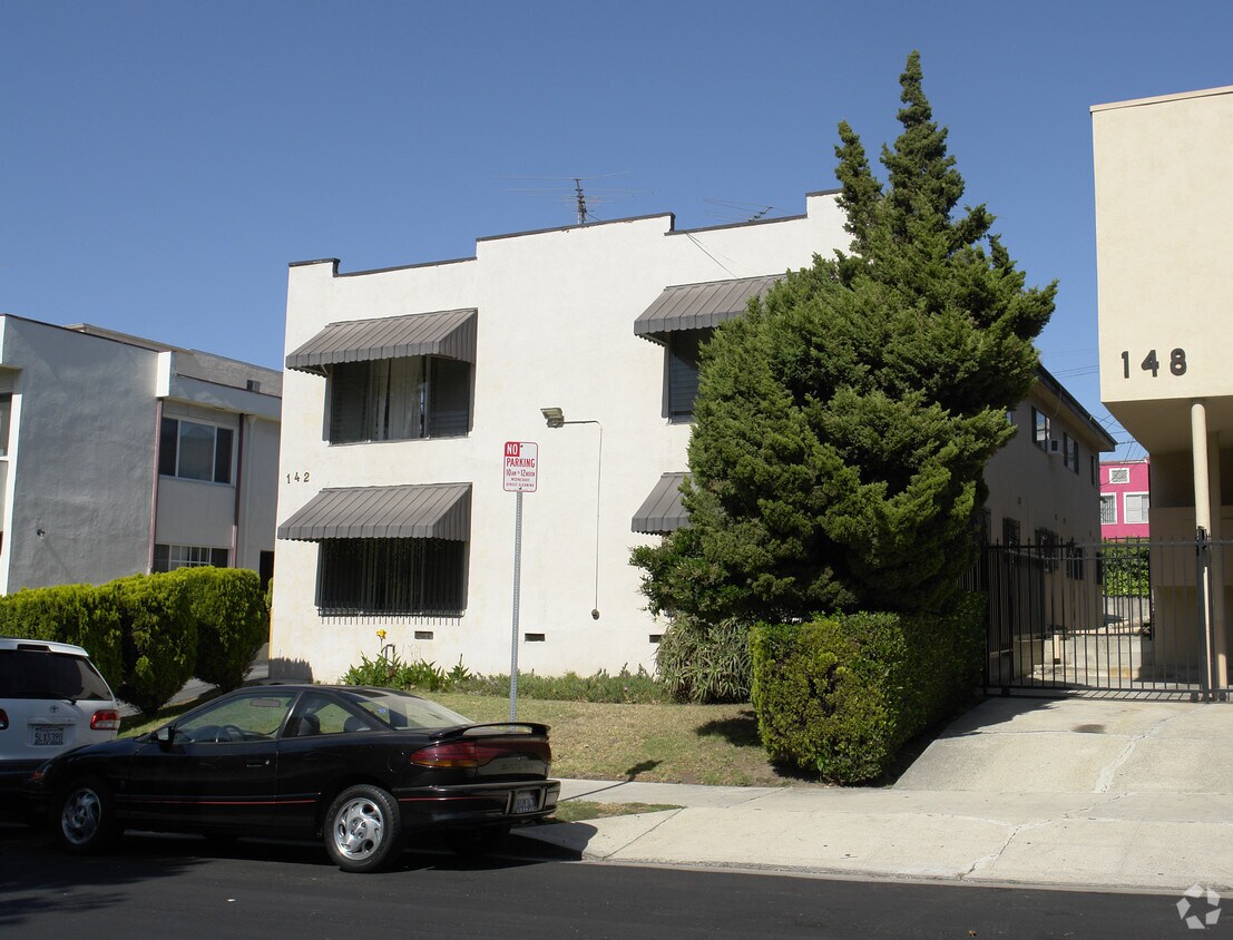 Building Photo - 142 S St Andrews Pl