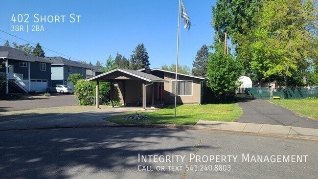 Building Photo - 402 Short St