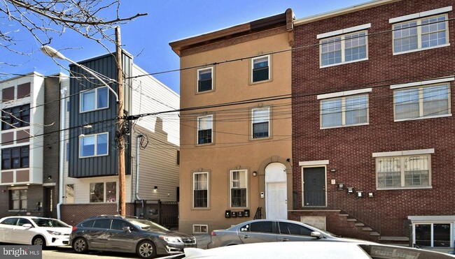 Building Photo - 1325 N Franklin St