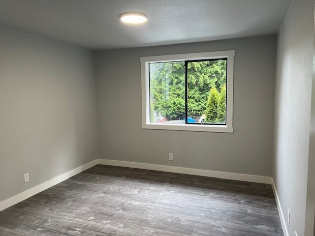 Dormitorio principal del segundo piso - 440 S 312th St - Garage Top