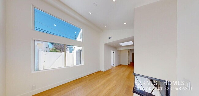 Foto del edificio - 15242 Morrison St