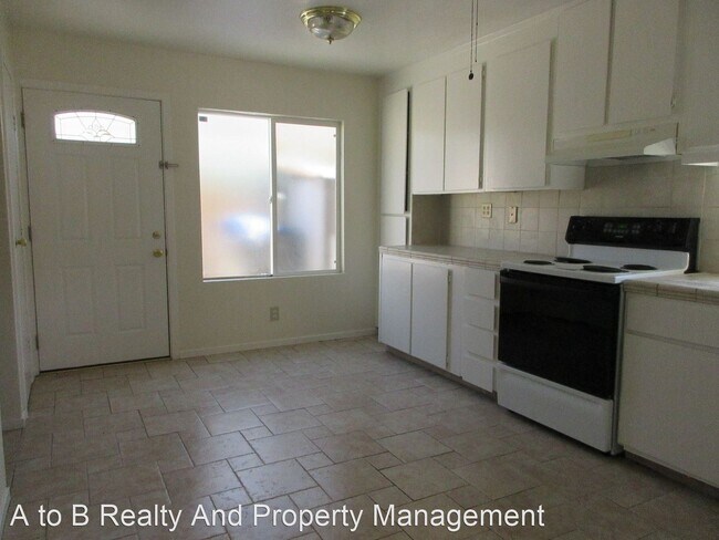 Foto del edificio - 2 br, 1.5 bath House - 2141 Luz Ave