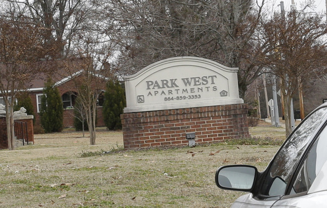 Foto del edificio - Park West