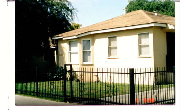 Primary Photo - 10771-10775 Barlow Ave