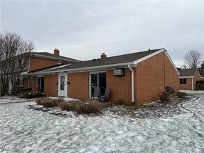 Building Photo - 2465 Warren Pkwy