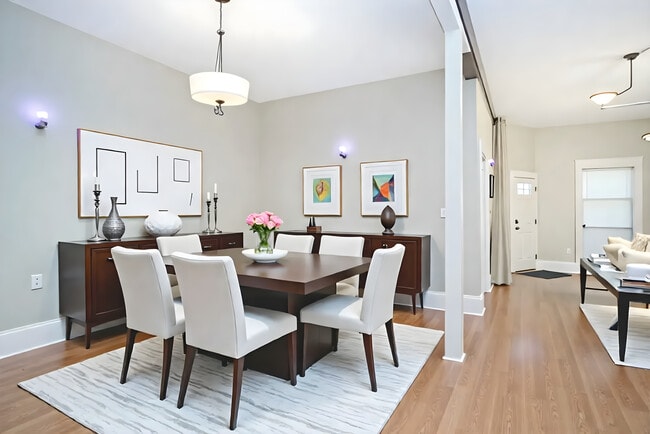 10 Foot Tall Ceilings - 1211 Pine St