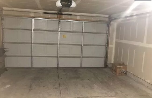 garage - 173 W Barry Links Way