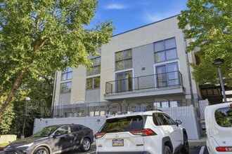 Building Photo - 182 Gay St