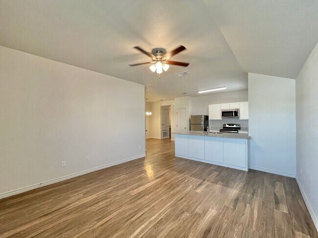 Building Photo - 1813 Montell