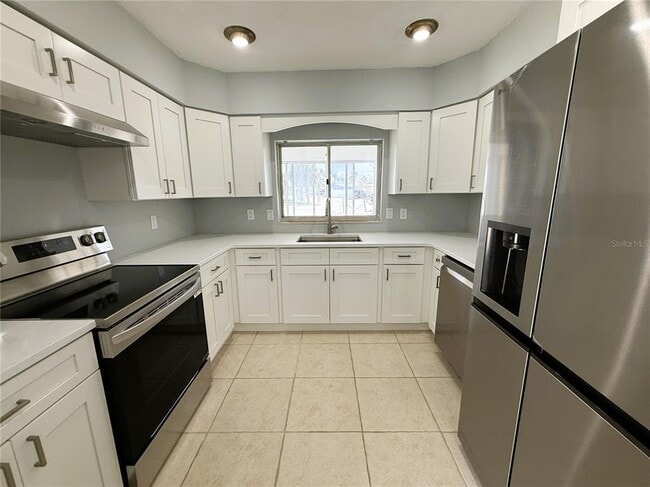 Foto del edificio - 500 140th Ave E