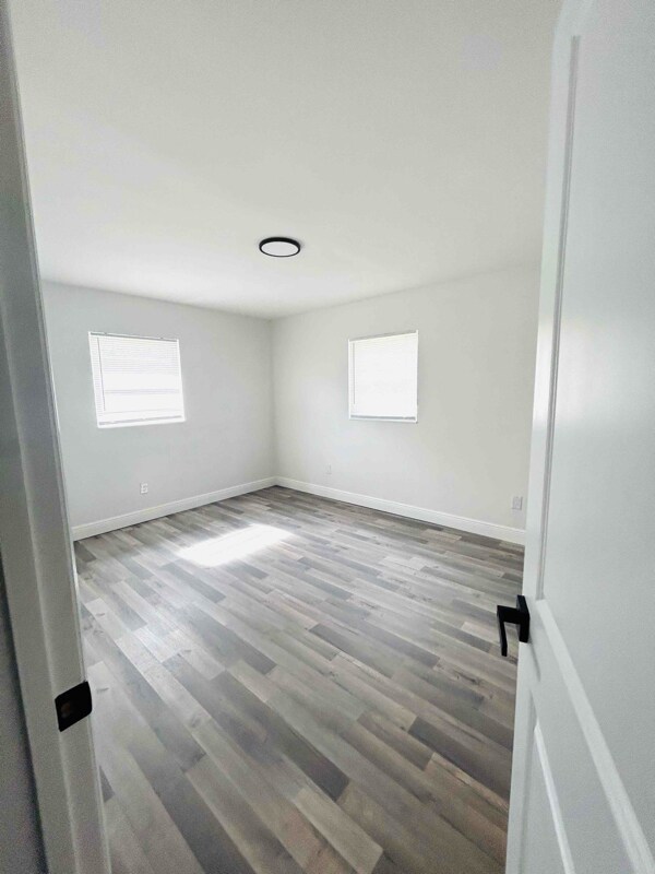 Foto del edificio - 38352 Cummer Rd