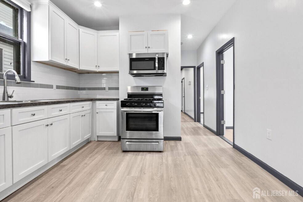 211 N 13th St