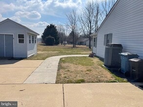 Building Photo - 7500 Main St