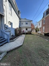 Building Photo - 415 School St