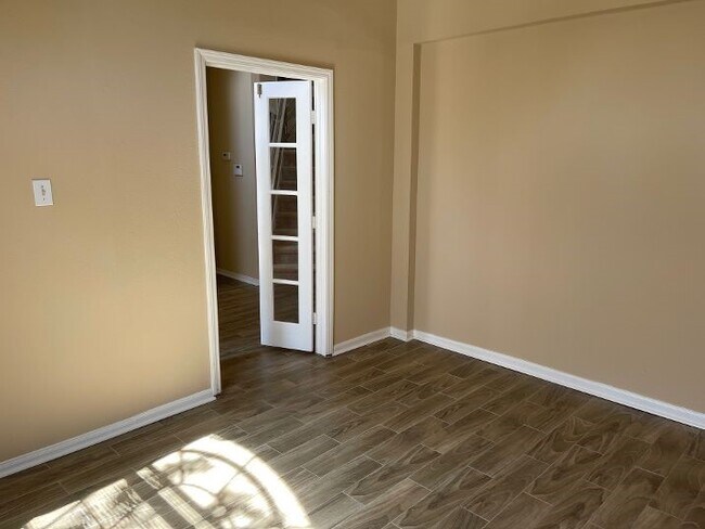 Foto del edificio - 4623 Russett Ln