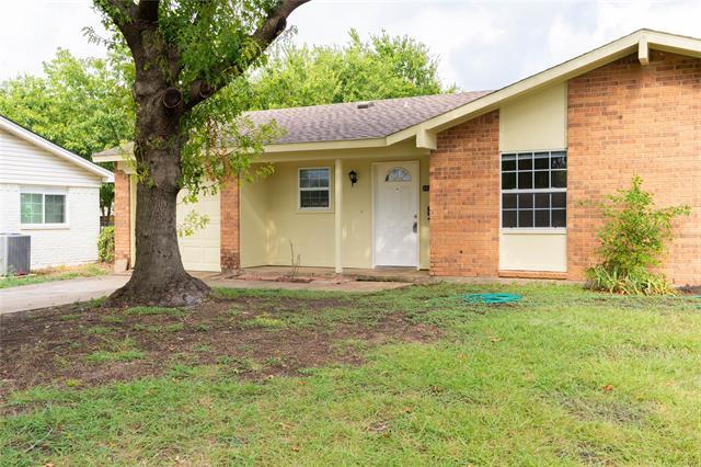 Foto principal - 2622 Foxcroft Ln