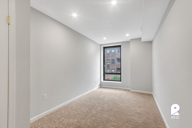 Building Photo - 148-36 89th Ave