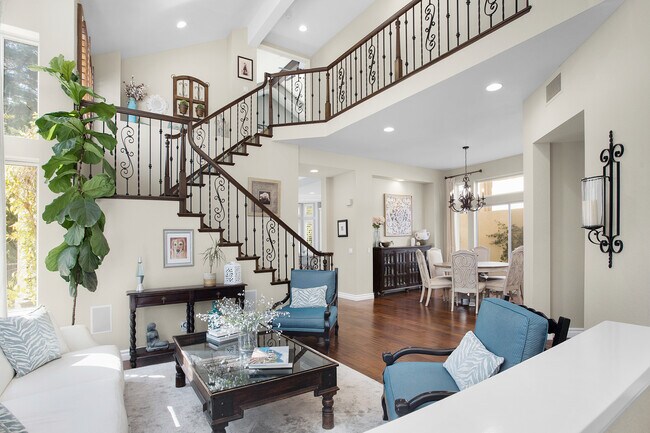 Beautiful iron stairway and two story ceilings - 35 Inverary