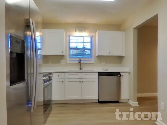 Foto del edificio - 208 Winchester Dr