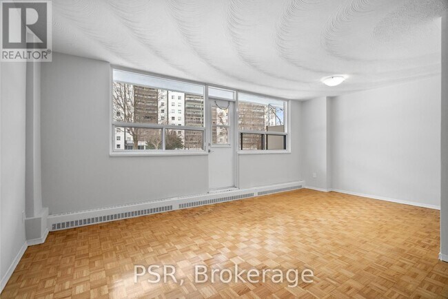 Building Photo - 105-105 Rowena Dr