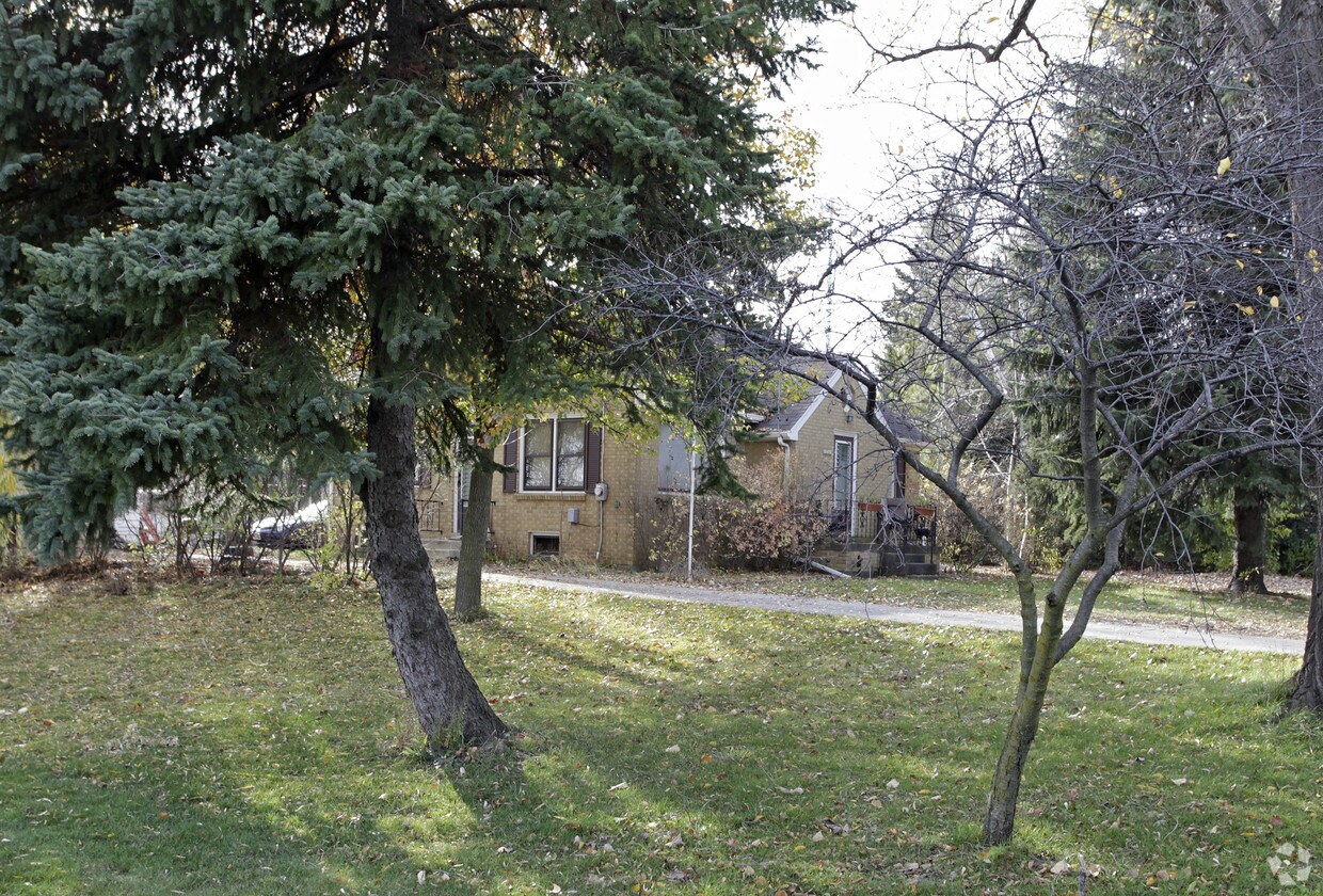 15301 W Coffee Rd, New Berlin, WI 53151 Apartments in New Berlin, WI