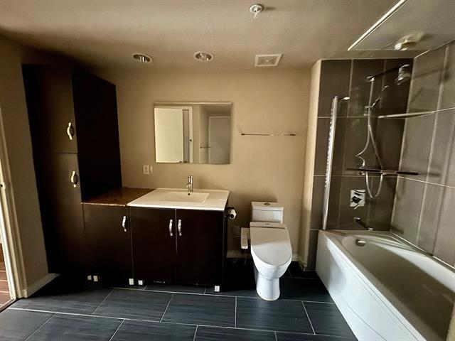 Foto del edificio - 1100 W Trinity Mills Rd