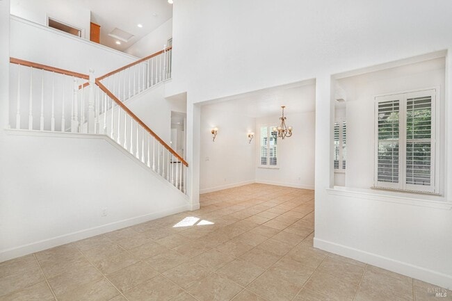 Building Photo - 525 Sauvignon Pl