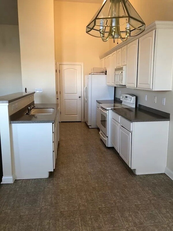 Foto del edificio - 4272 Amesbury Pl