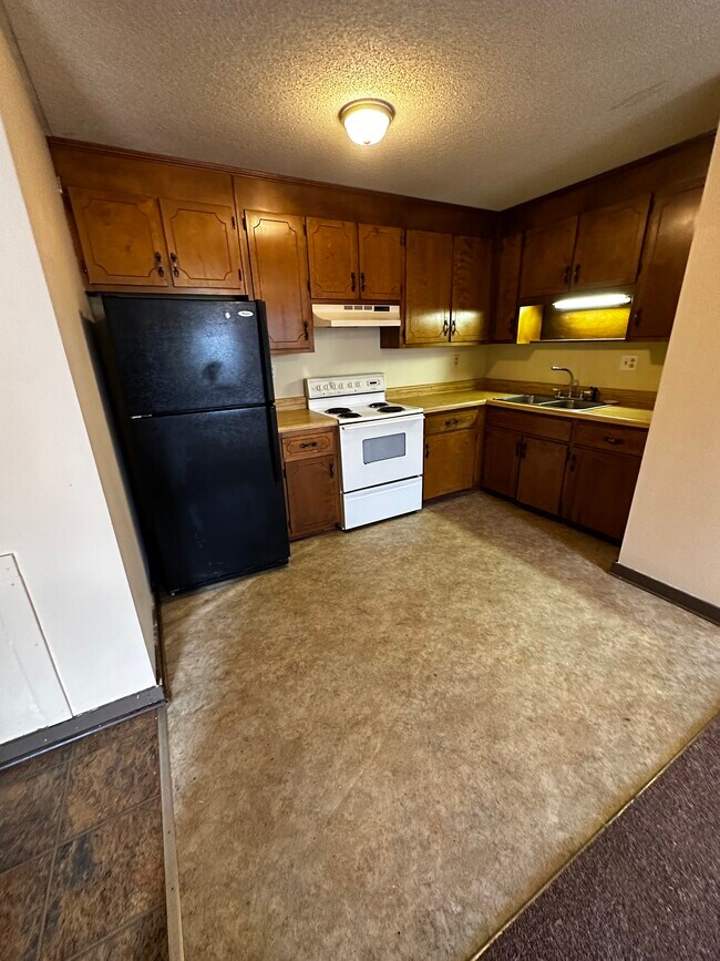 Building Photo - 113 Meadowgreen
